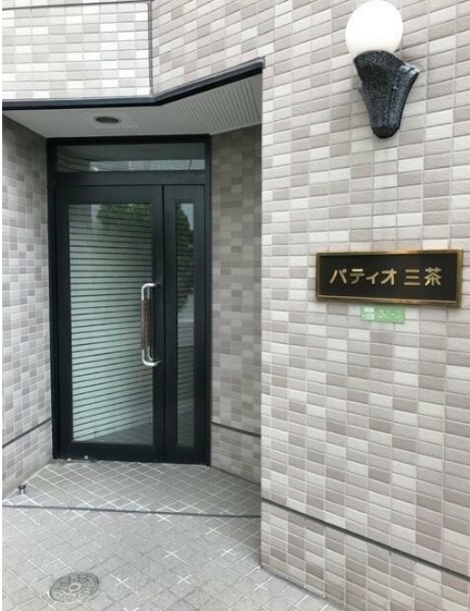 16/17 エントランス