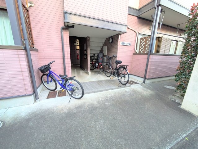 21/29 エントランス
