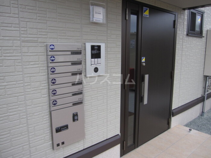 18/30 エントランス