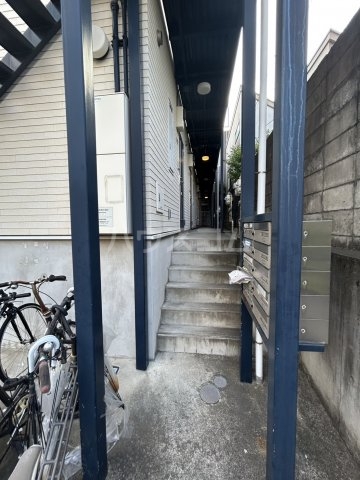 23/30 エントランス