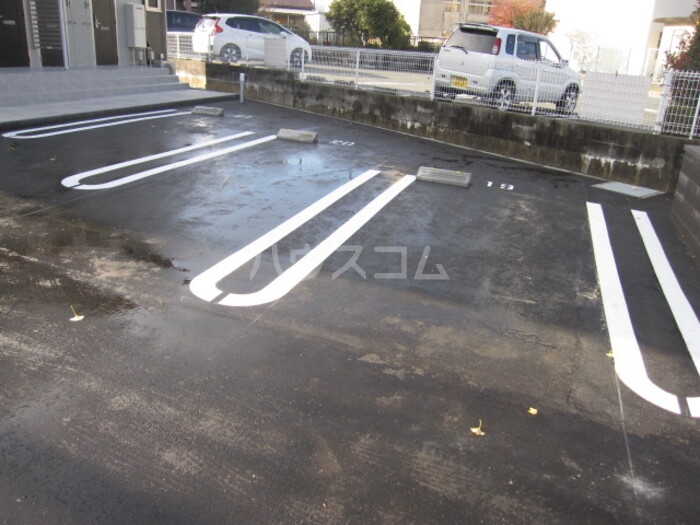 17/26 駐車場