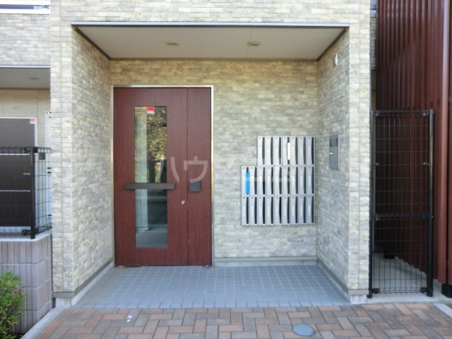 22/30 エントランス