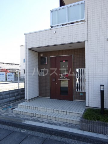 25/30 エントランス