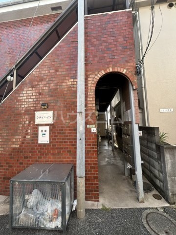 22/30 エントランス