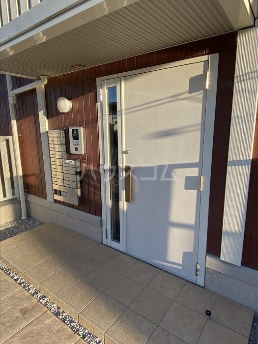 20/30 エントランス