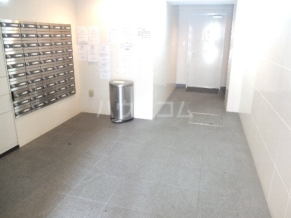 21/28 エントランス