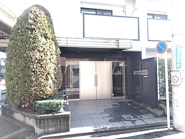 25/30 エントランス