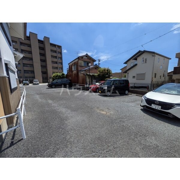 20/27 駐車場