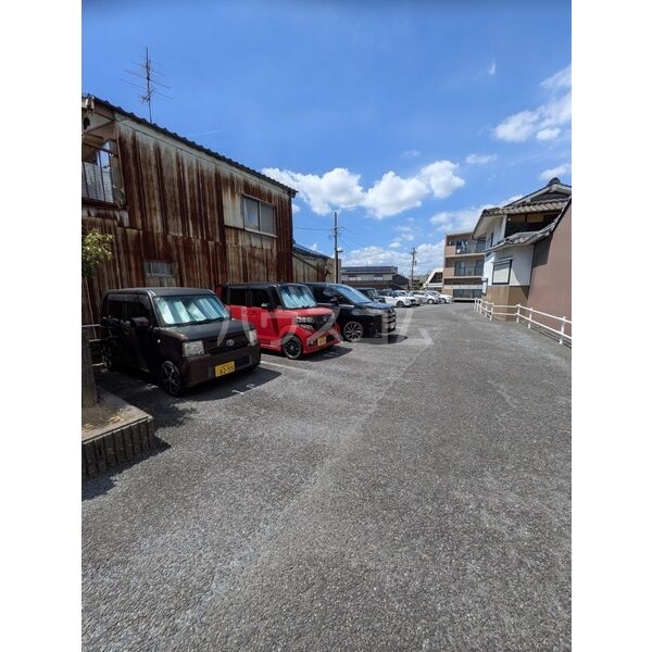 21/27 駐車場