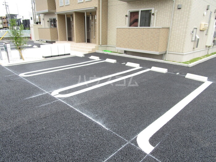 18/26 駐車場