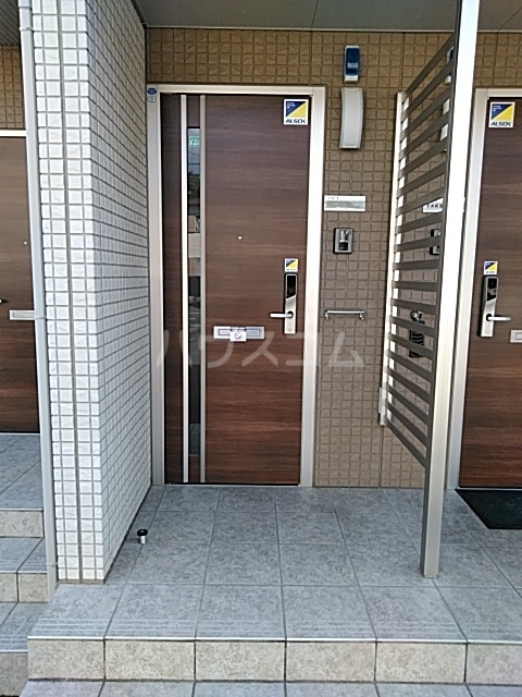 22/30 エントランス