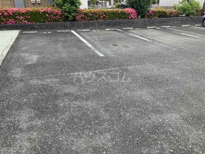 25/30 駐車場