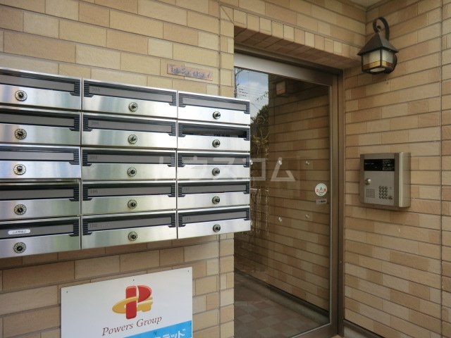 20/26 エントランス