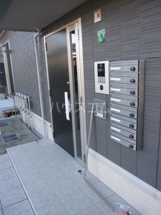 18/29 エントランス