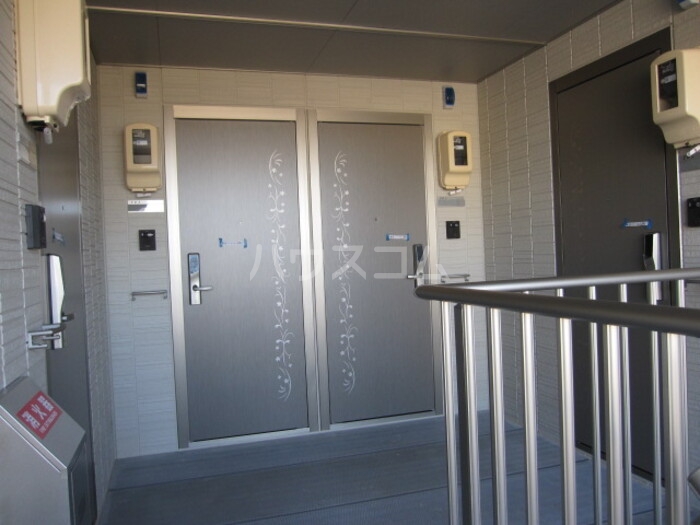 19/30 エントランス