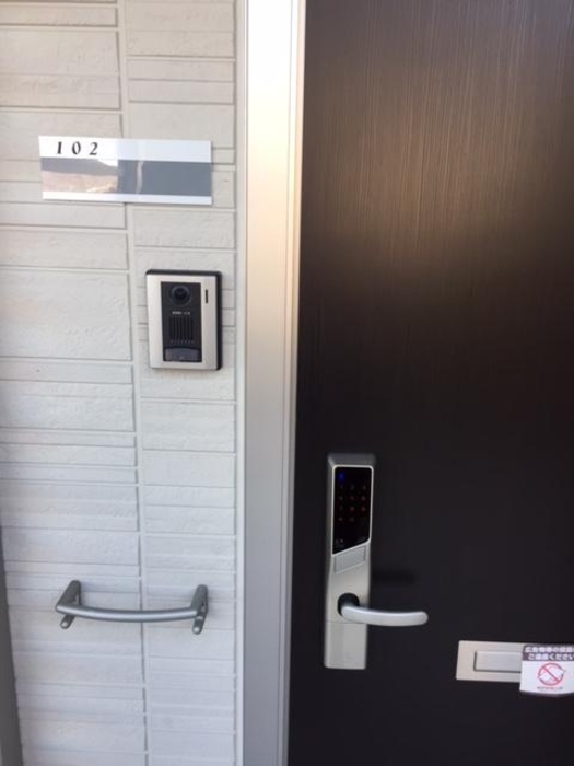 16/27 エントランス