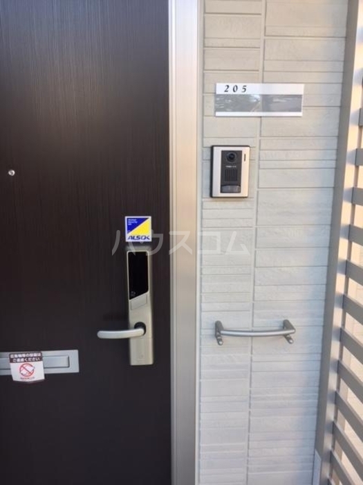 16/27 エントランス