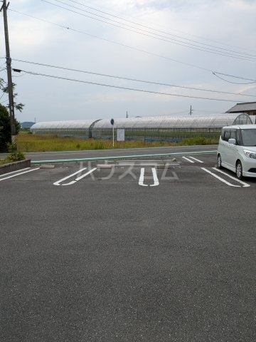 17/28 駐車場