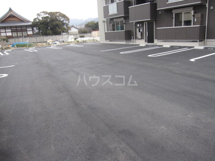 21/28 駐車場