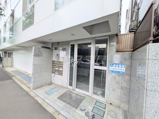 3/4 エントランス