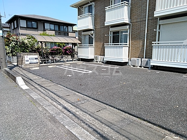 23/30 駐車場