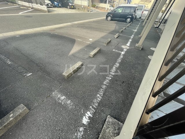 19/28 駐車場