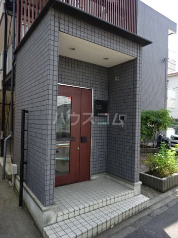 22/30 エントランス