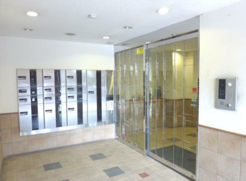 20/27 エントランス