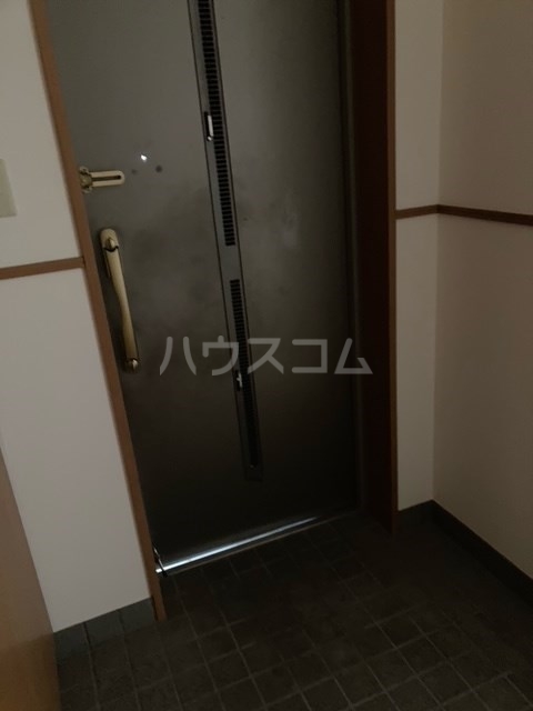 13/30 玄関
