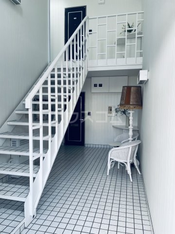 22/30 エントランス