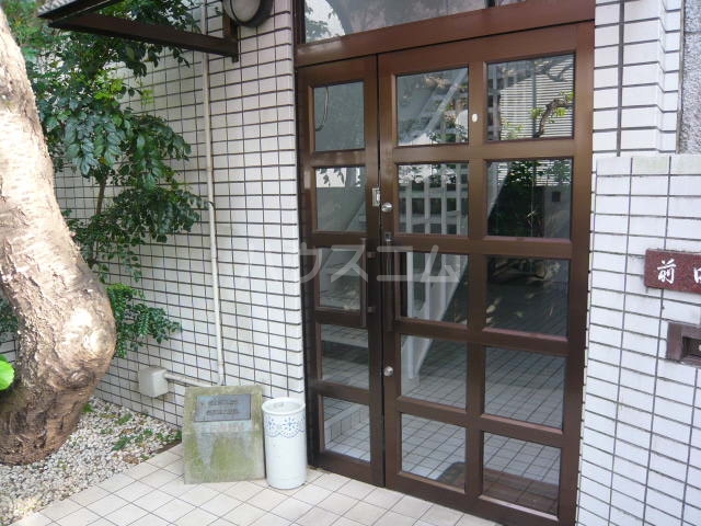 24/30 エントランス