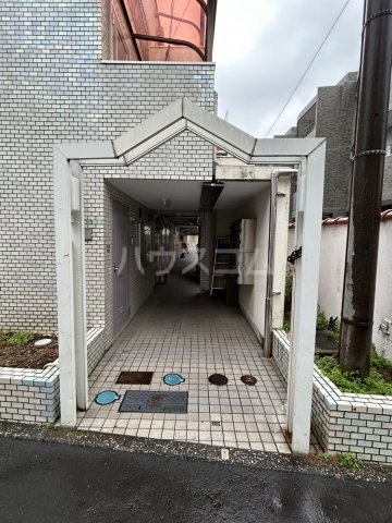 22/30 エントランス