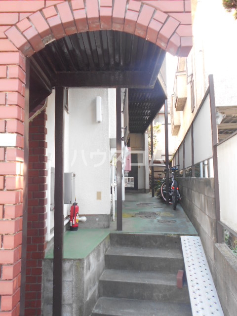 20/28 エントランス