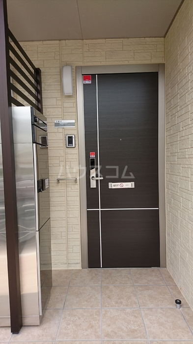 13/23 エントランス