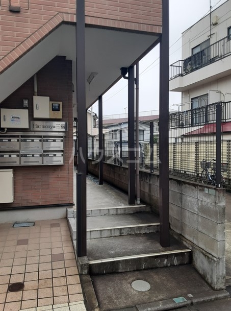 22/30 エントランス