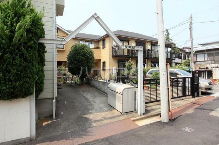 16/26 エントランス