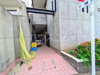 21/26 エントランス