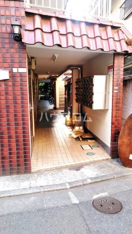 21/27 エントランス