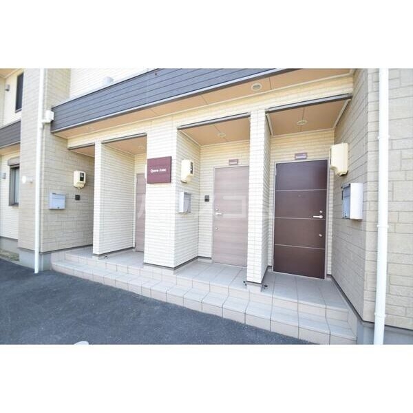 17/30 エントランス