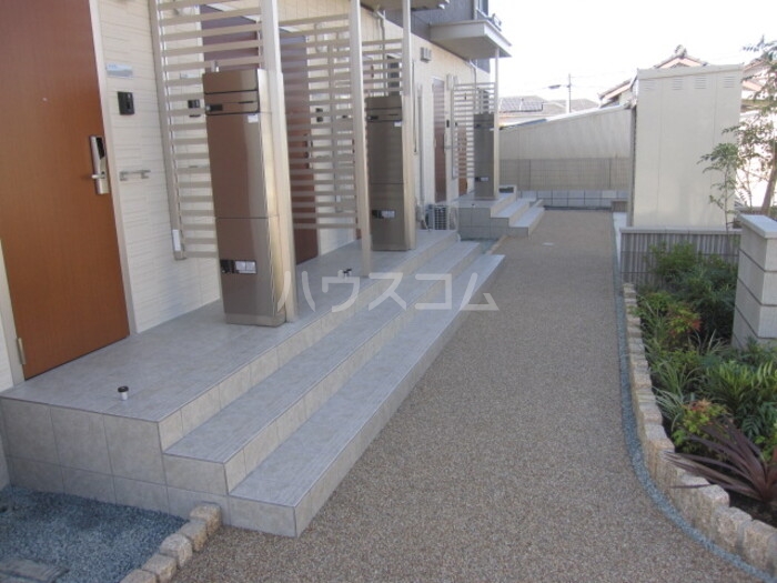 3/8 エントランス