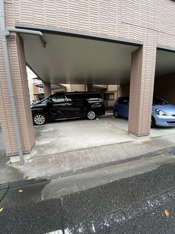 2/3 駐車場
