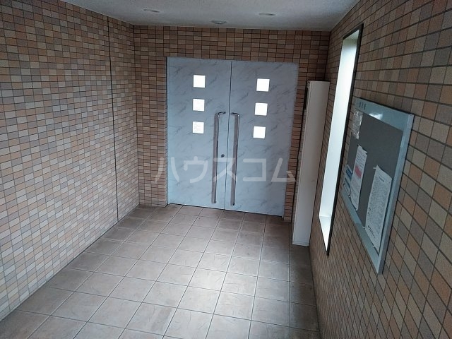 17/28 エントランス