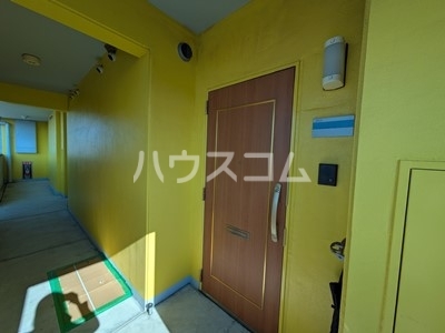 18/21 エントランス