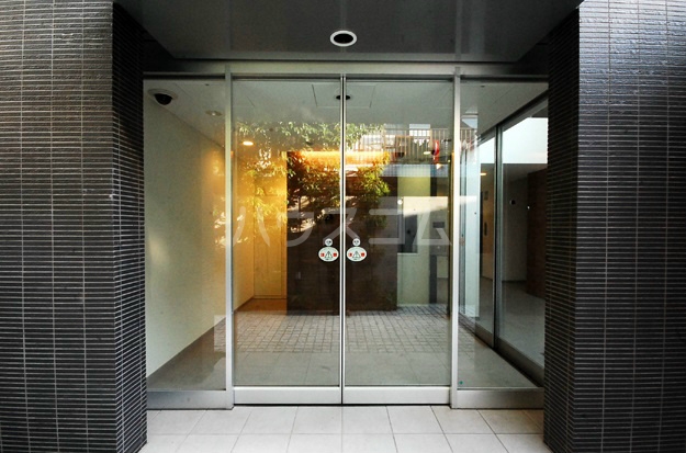 18/29 エントランス