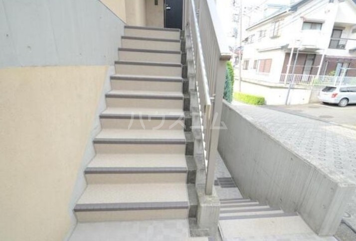 14/19 エントランス