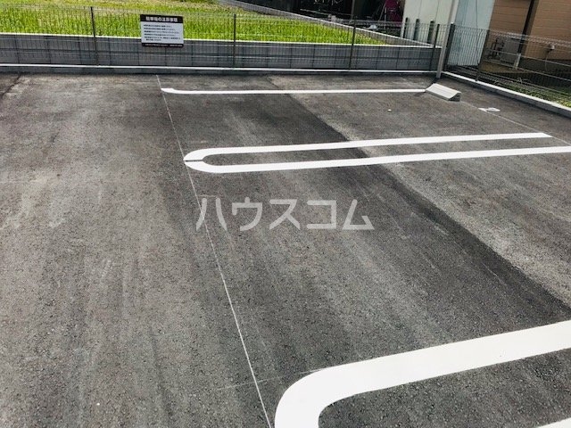 23/30 駐車場
