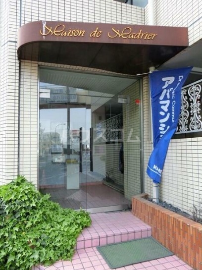 17/26 エントランス