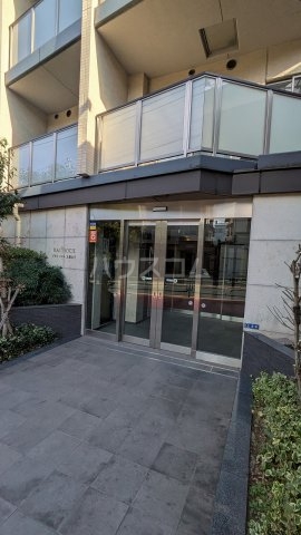 20/23 エントランス