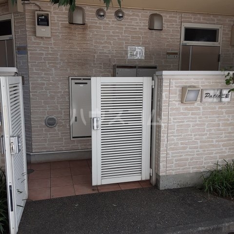 21/30 エントランス