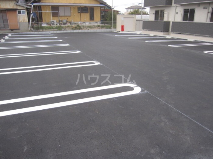 20/29 駐車場